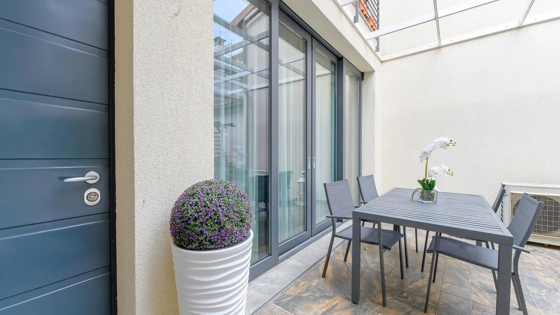 Terrace Bloom Heart Of Como 0*,  Italien